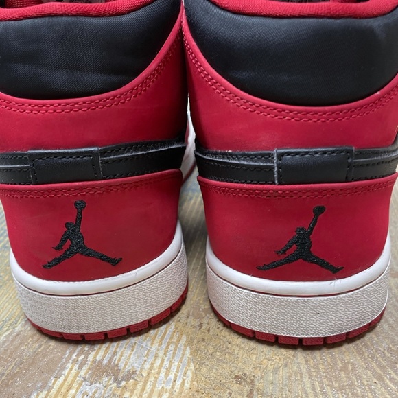 Nike Air Jordan 1 Mid SE BRED 554724-019 10 Red Black Bred - Picture 8 of 10